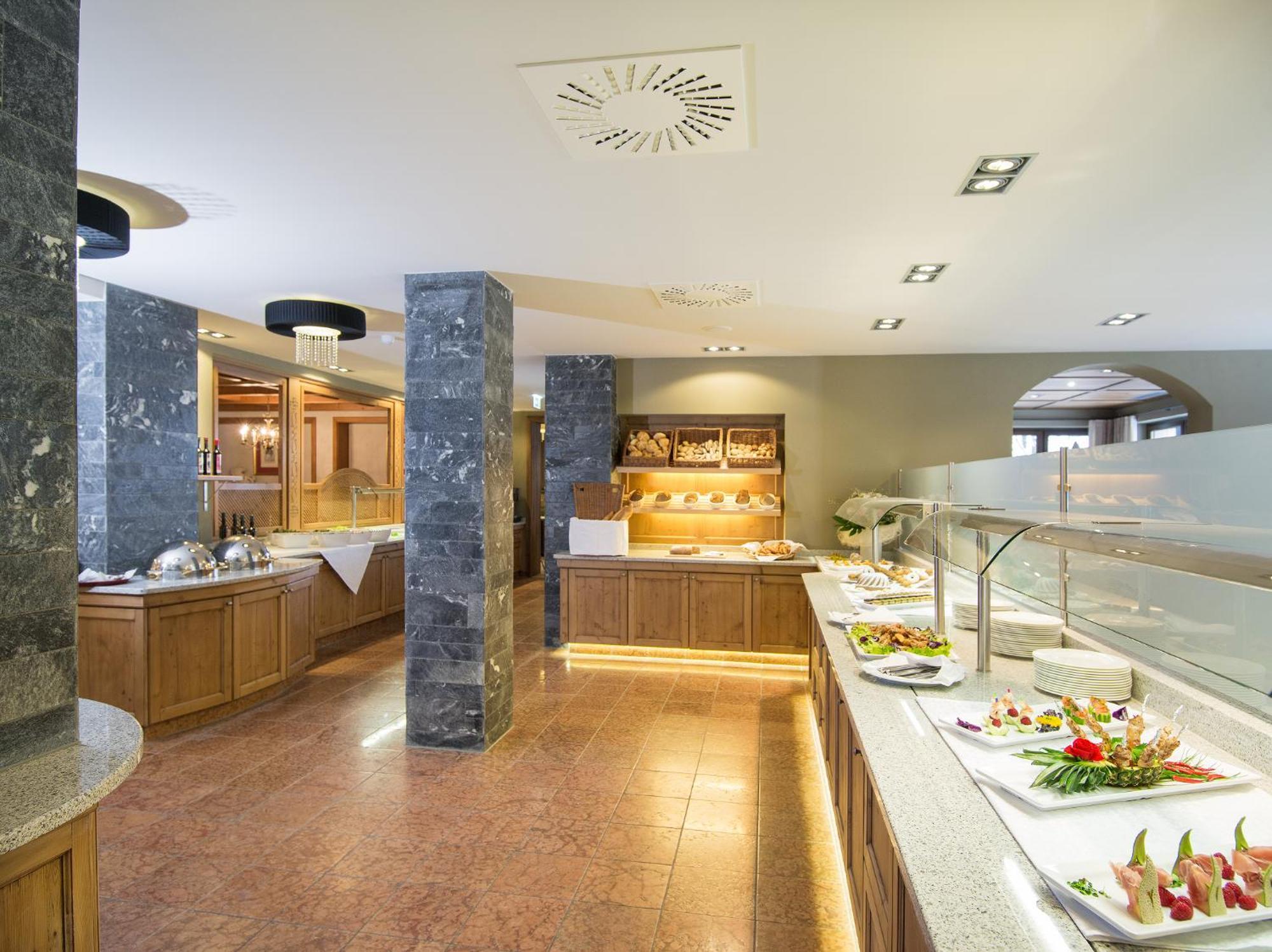 Alpinresort Valsaa - Sport & Spa Saalbach-Hinterglemm Esterno foto